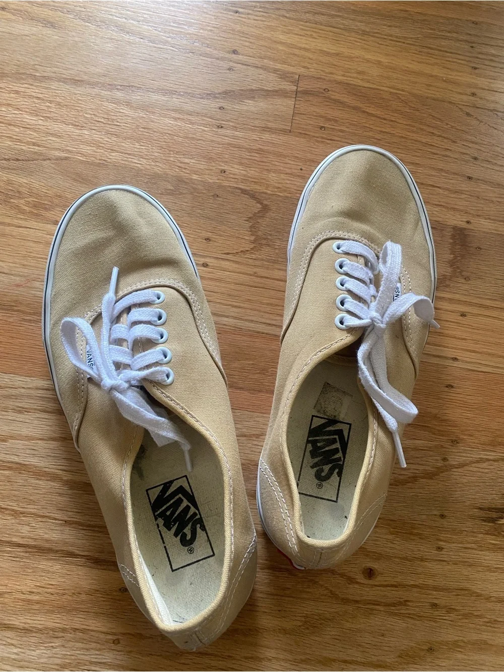 Vans Women's Low-Top Sneakers in Tan Canvas with White Laces women Sz 9